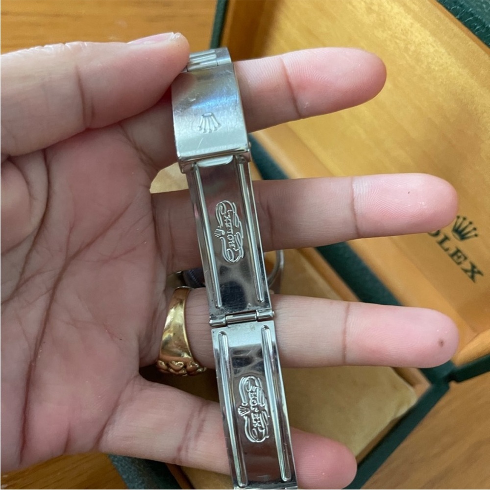 Rolex Silver Timepiece with White Face - Picture 6 of 13
